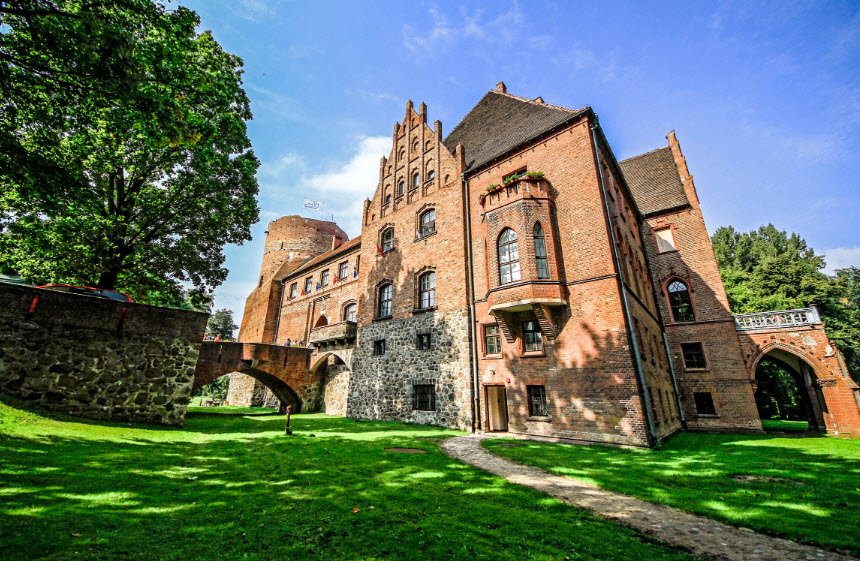Zamek w Pęzinie, Pęzino, Poland, Poland